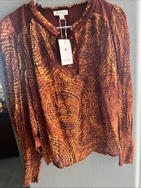 Stellah Women's Rust & Mustard Swirl Tie-Neck Long Sleeve Blouse